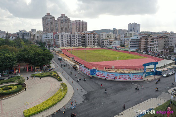 市运动场竣工.jpg
